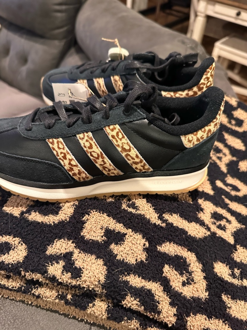 Black and leopard print adidas. Women’s size 7.
New/never worn.